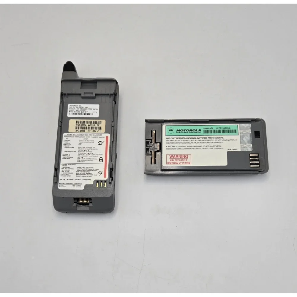 Motorola MicroTac Piper Cell Phone